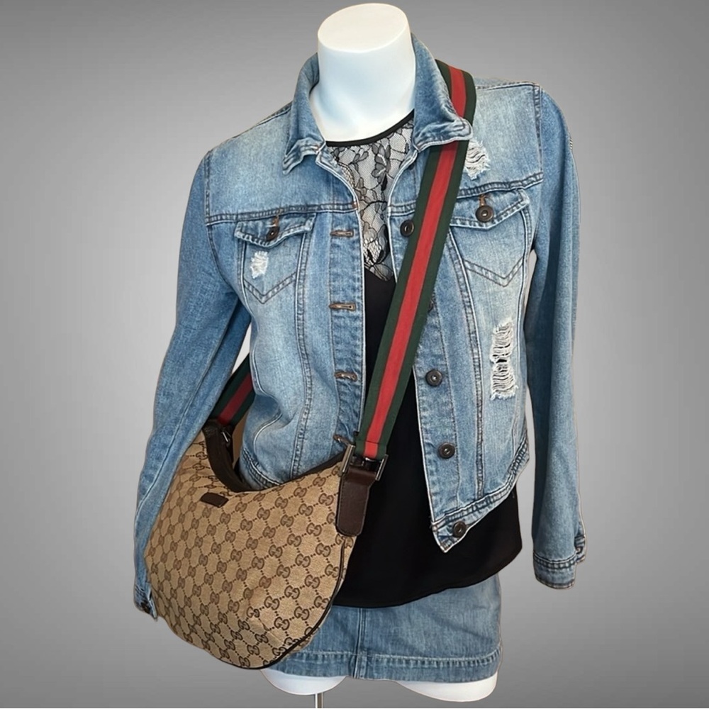 A150- 💯 % authentic Gucci crossbody bag.
